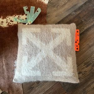 Off-white arrow pillow Taupe Beige